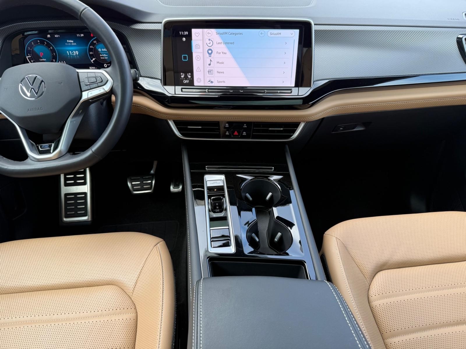 Volkswagen Atlas Cross Sport Vehicle Image 11