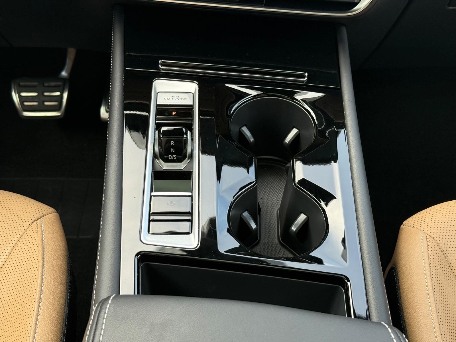 Volkswagen Atlas Cross Sport Vehicle Image 13