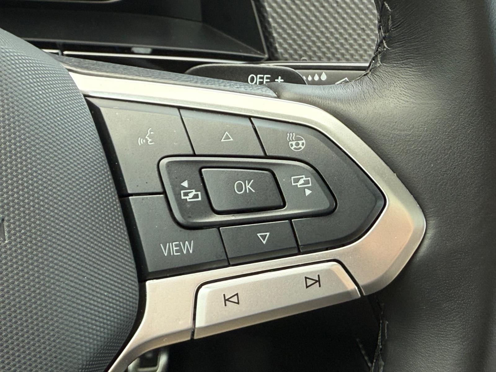 Volkswagen Atlas Cross Sport Vehicle Image 17