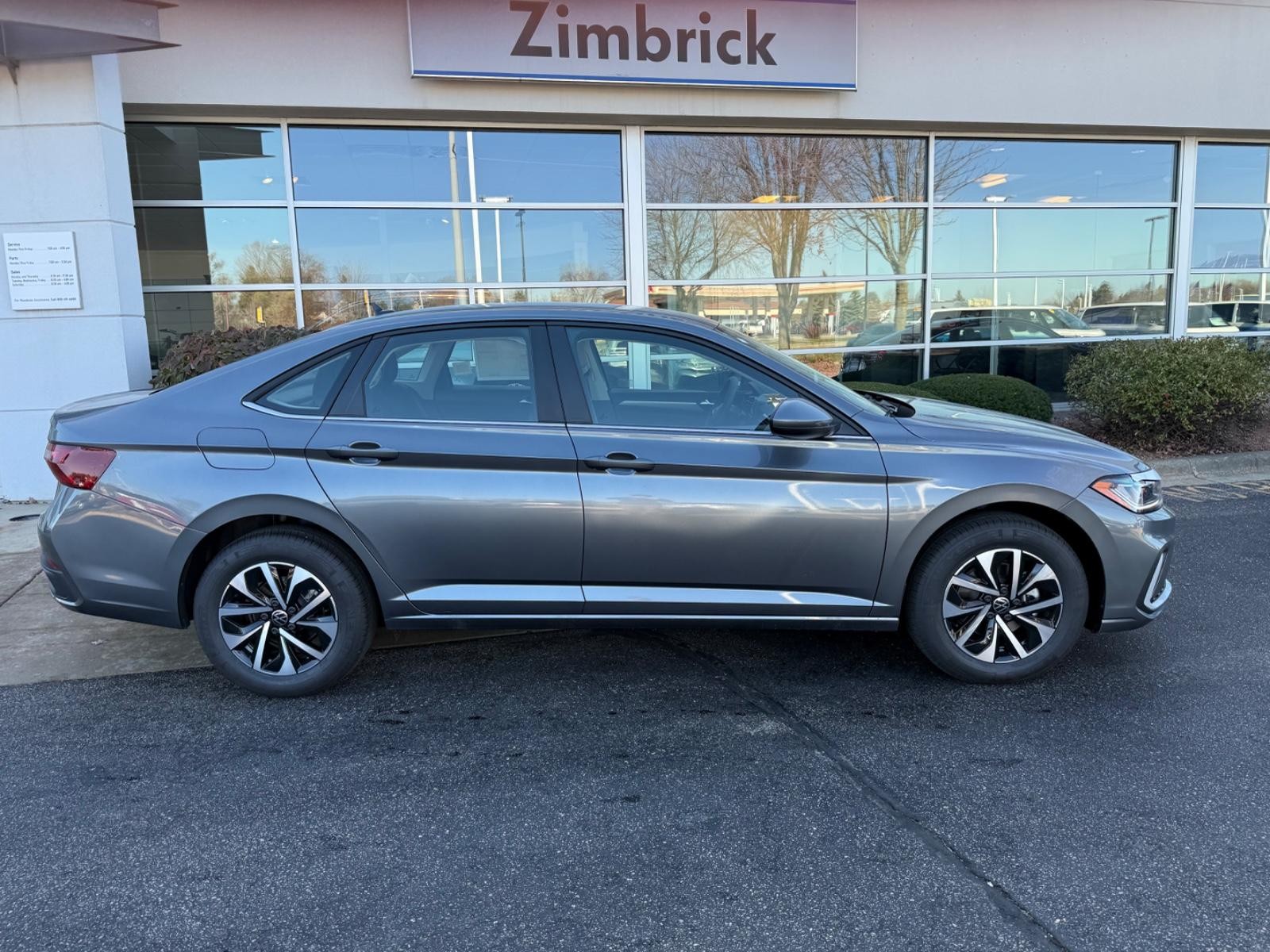 Volkswagen Jetta Vehicle Image 02