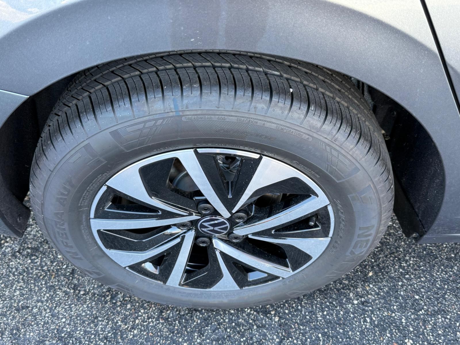 Volkswagen Jetta Vehicle Image 04