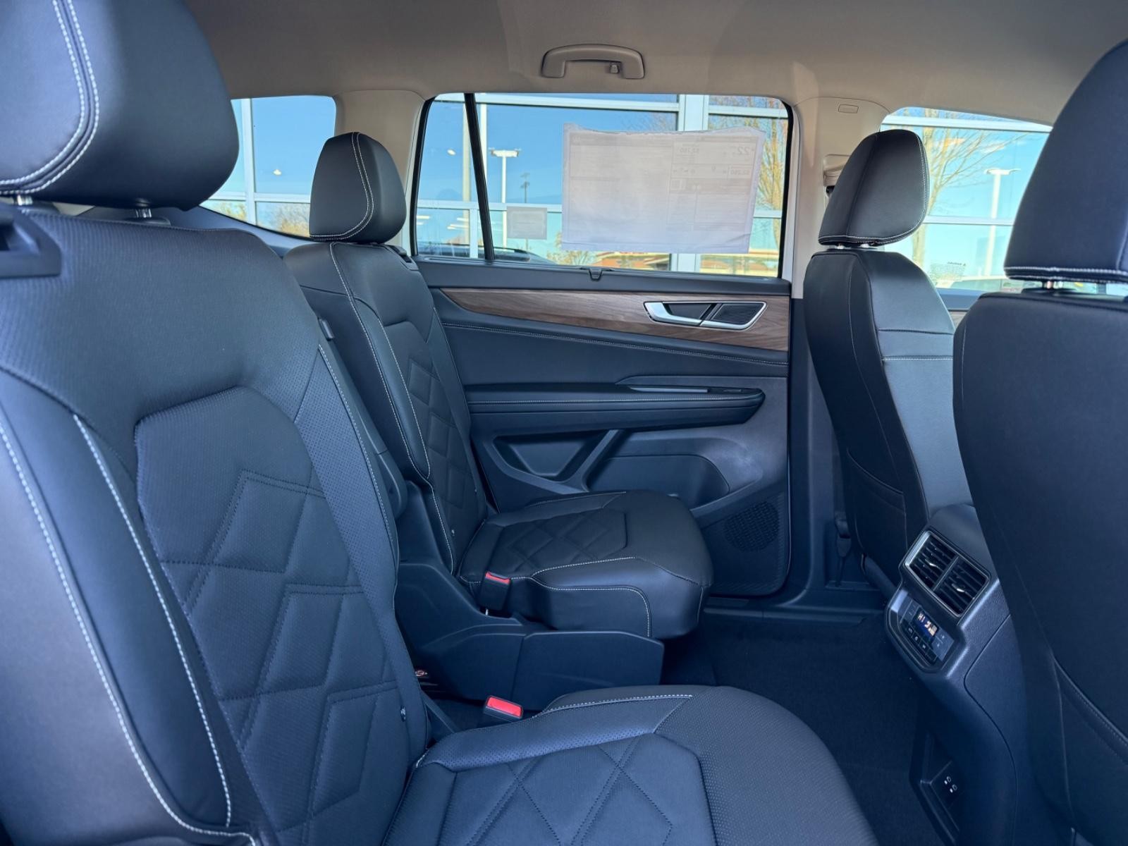 Volkswagen Atlas Vehicle Image 06