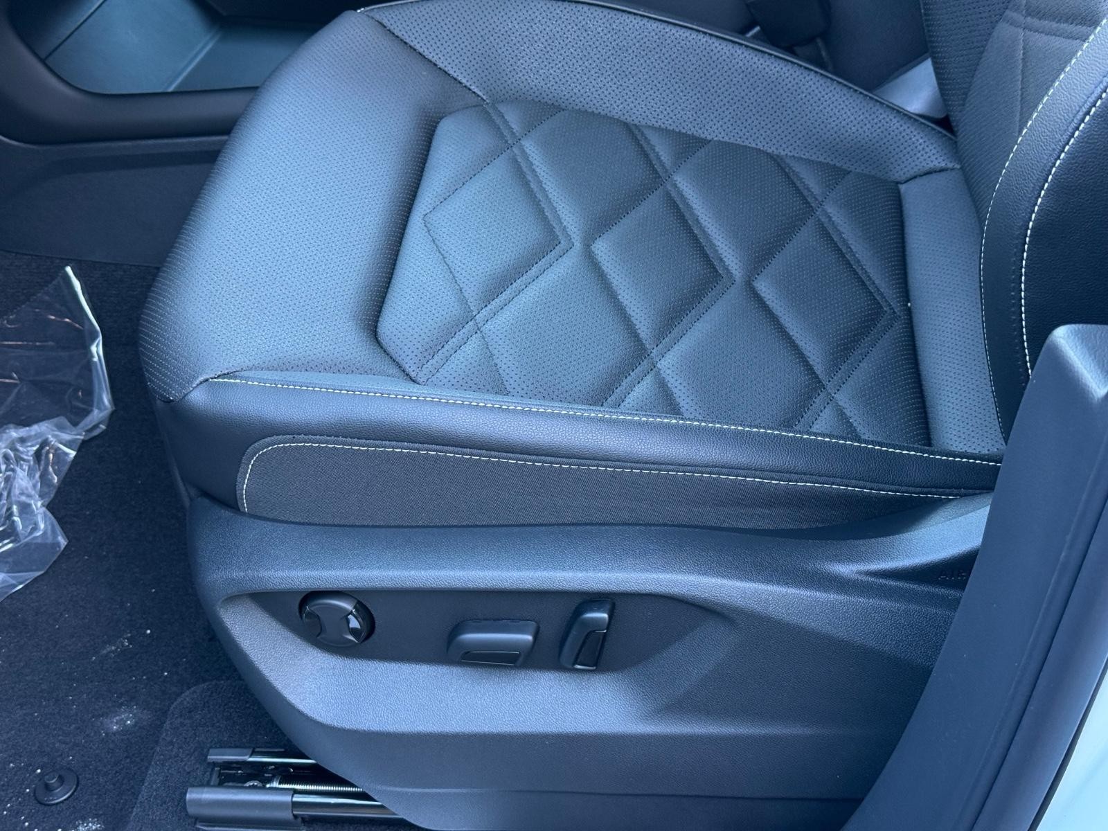 Volkswagen Atlas Vehicle Image 17