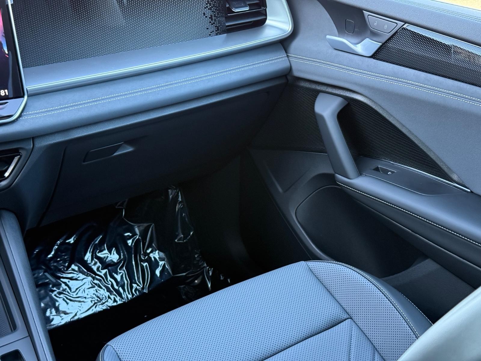 Volkswagen Tiguan Vehicle Image 09