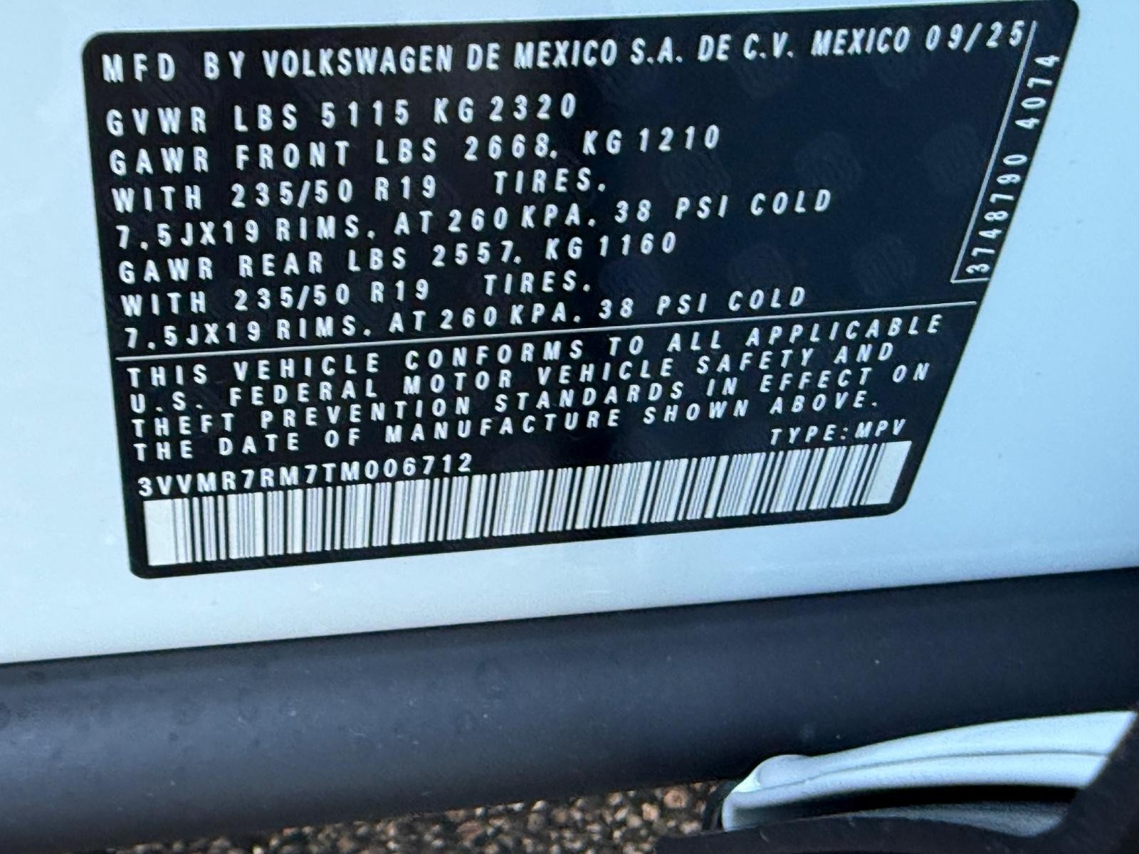 Volkswagen Tiguan Vehicle Image 17