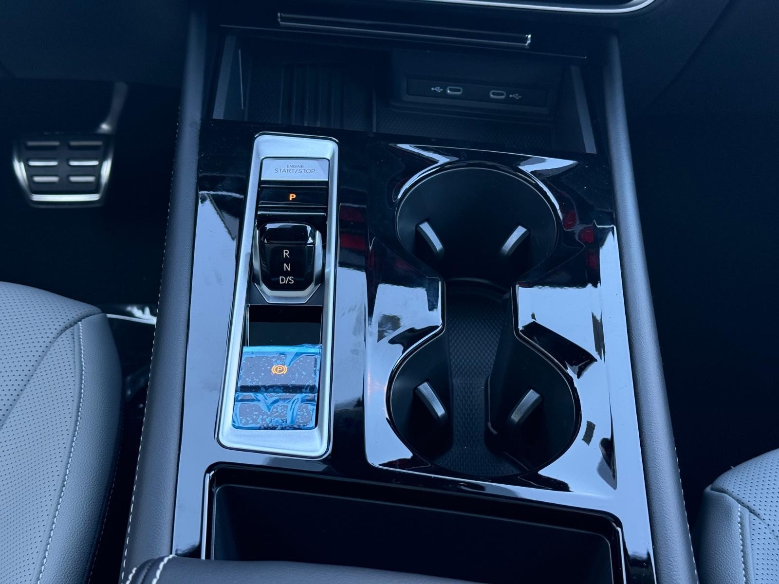 Volkswagen Atlas Cross Sport Vehicle Image 08