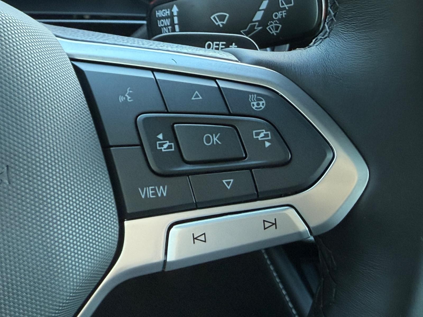 Volkswagen Atlas Cross Sport Vehicle Image 12