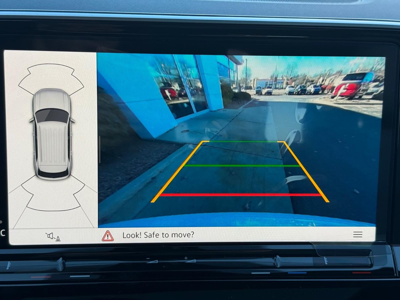 Volkswagen Atlas Cross Sport Vehicle Image 13