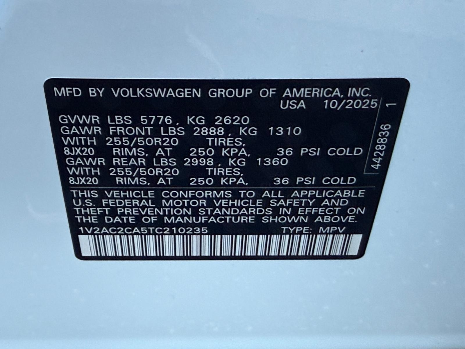 Volkswagen Atlas Cross Sport Vehicle Image 17