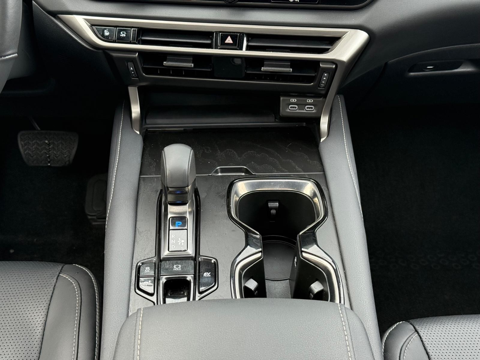 Lexus RX Vehicle Image 12