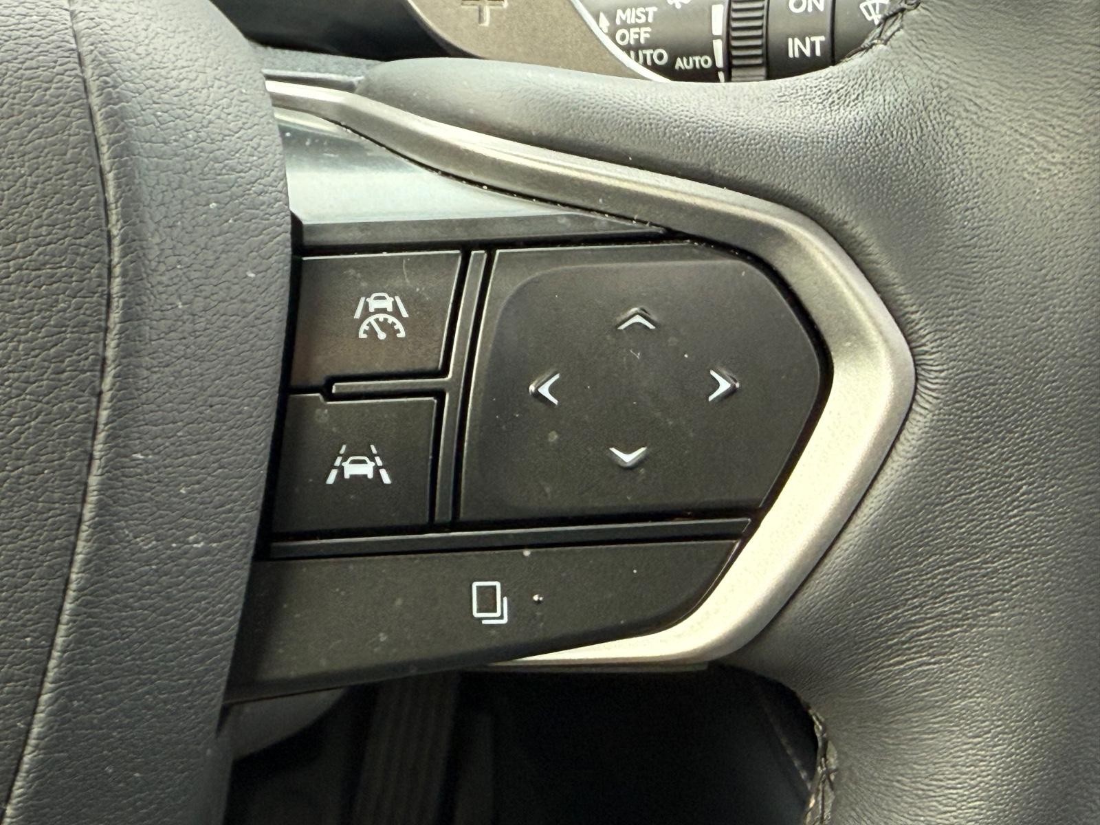 Lexus RX Vehicle Image 16