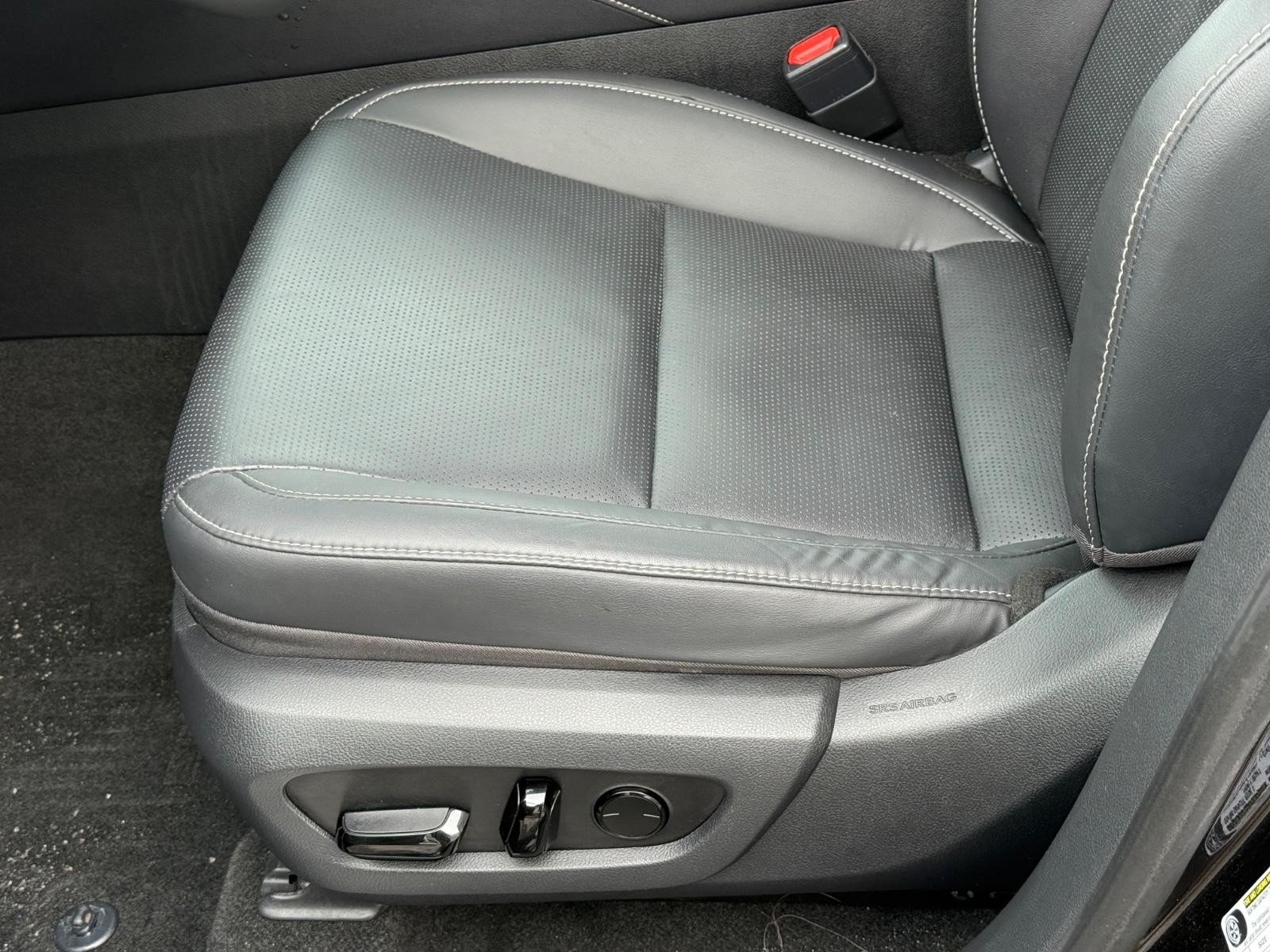 Lexus RX Vehicle Image 21