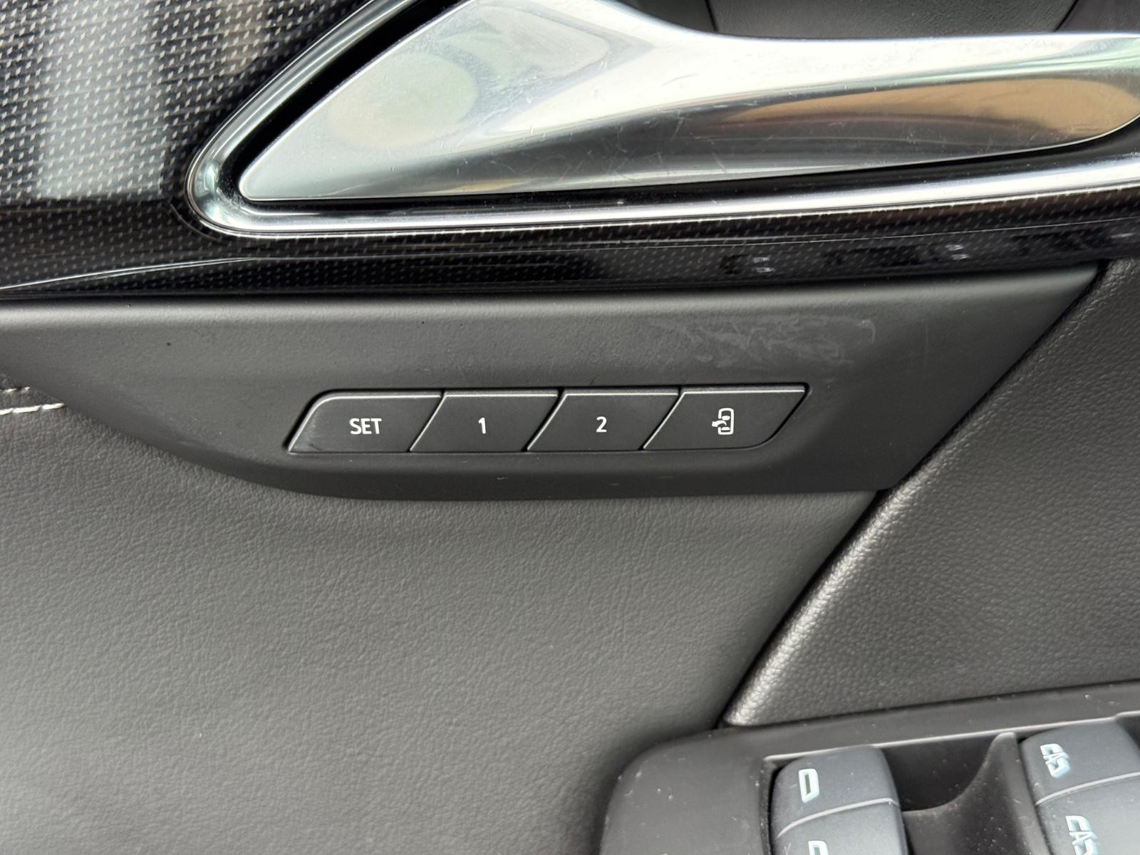 Buick Envision Vehicle Image 17