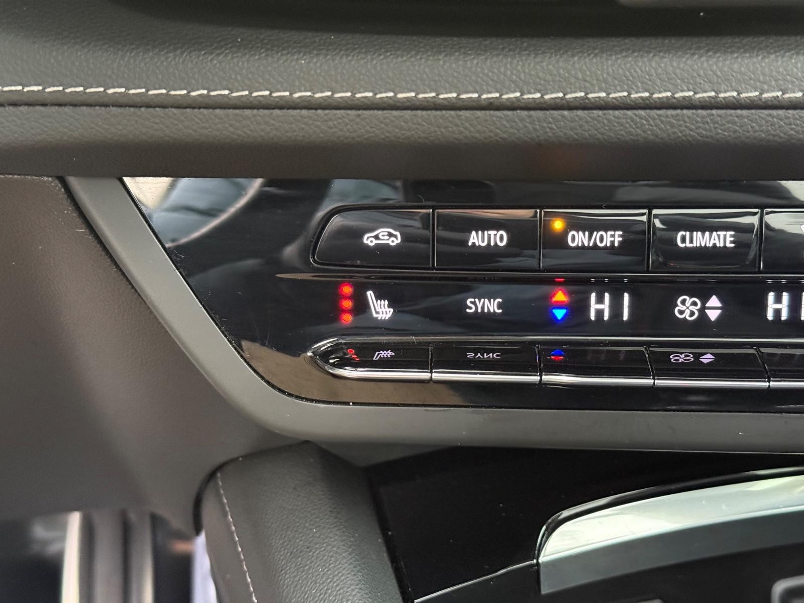 Buick Envision Vehicle Image 21