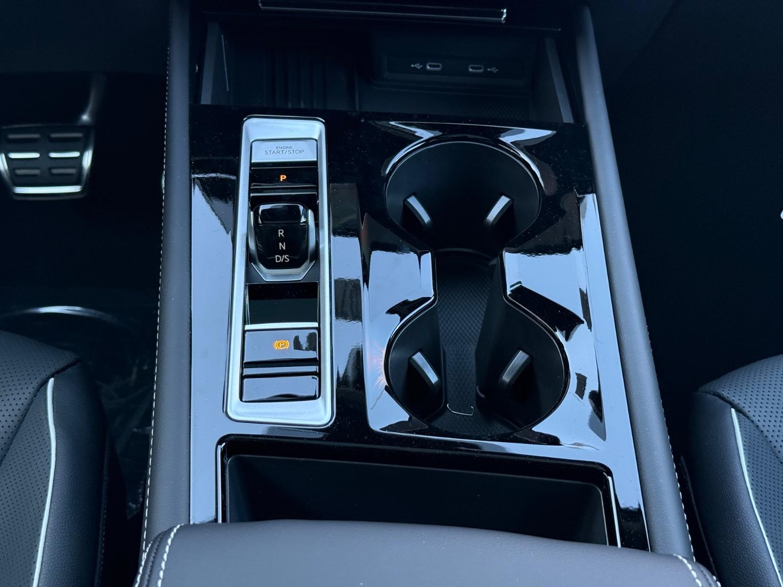 Volkswagen Atlas Cross Sport Vehicle Image 08