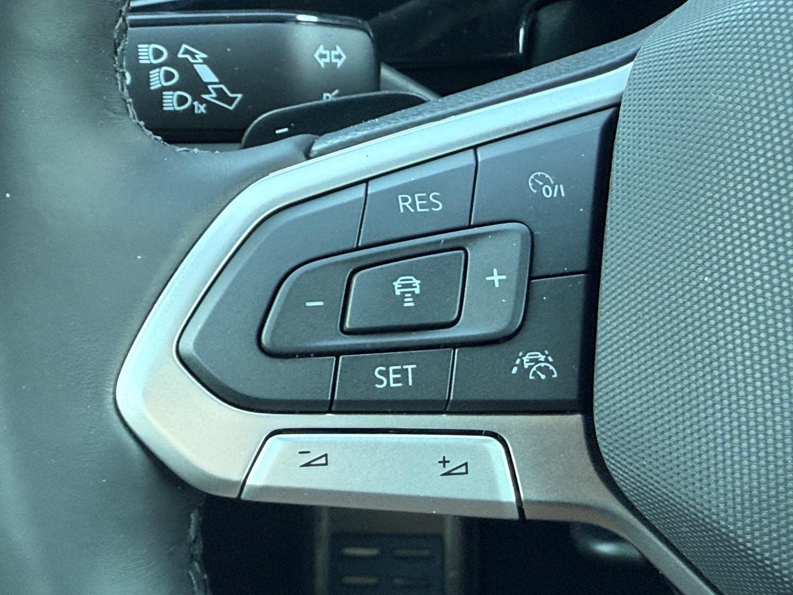 Volkswagen Atlas Cross Sport Vehicle Image 11