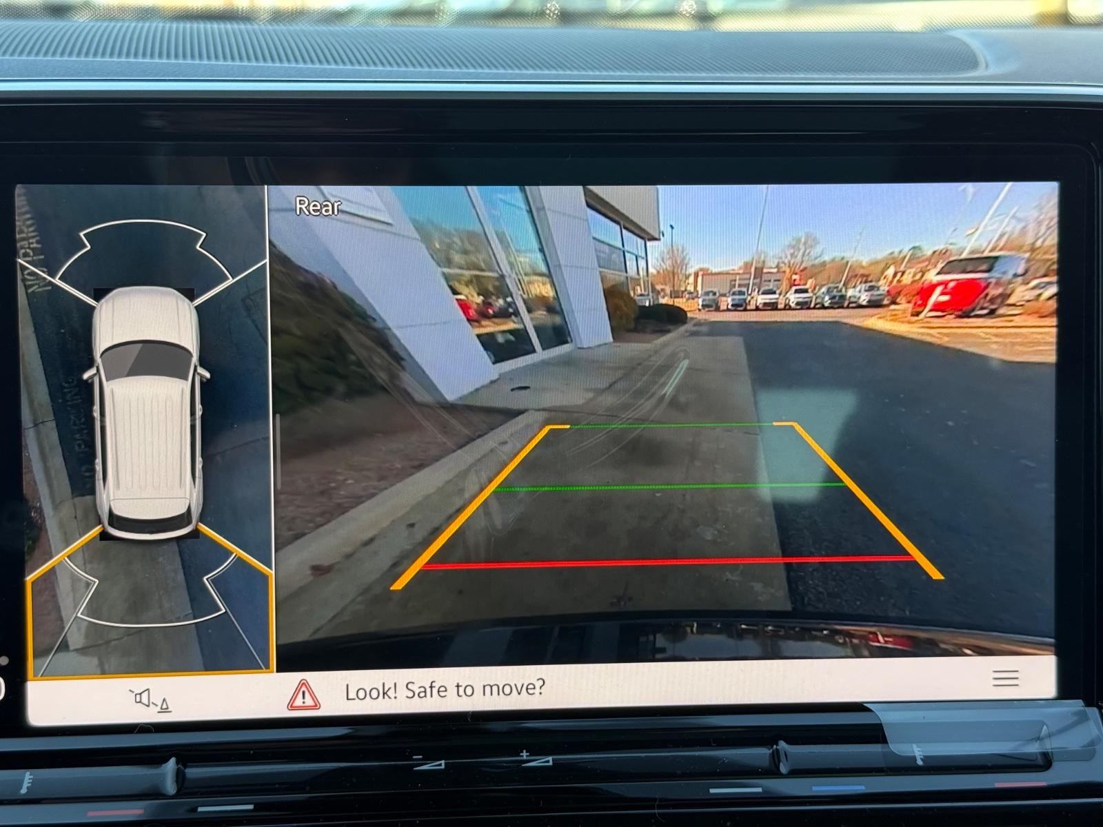 Volkswagen Atlas Cross Sport Vehicle Image 13