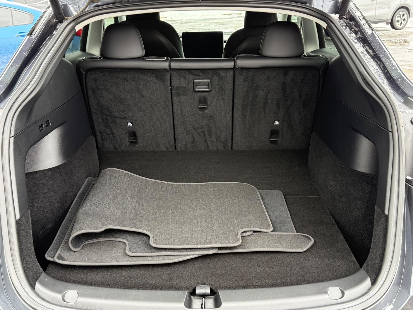 Tesla Model Y Vehicle Image 05