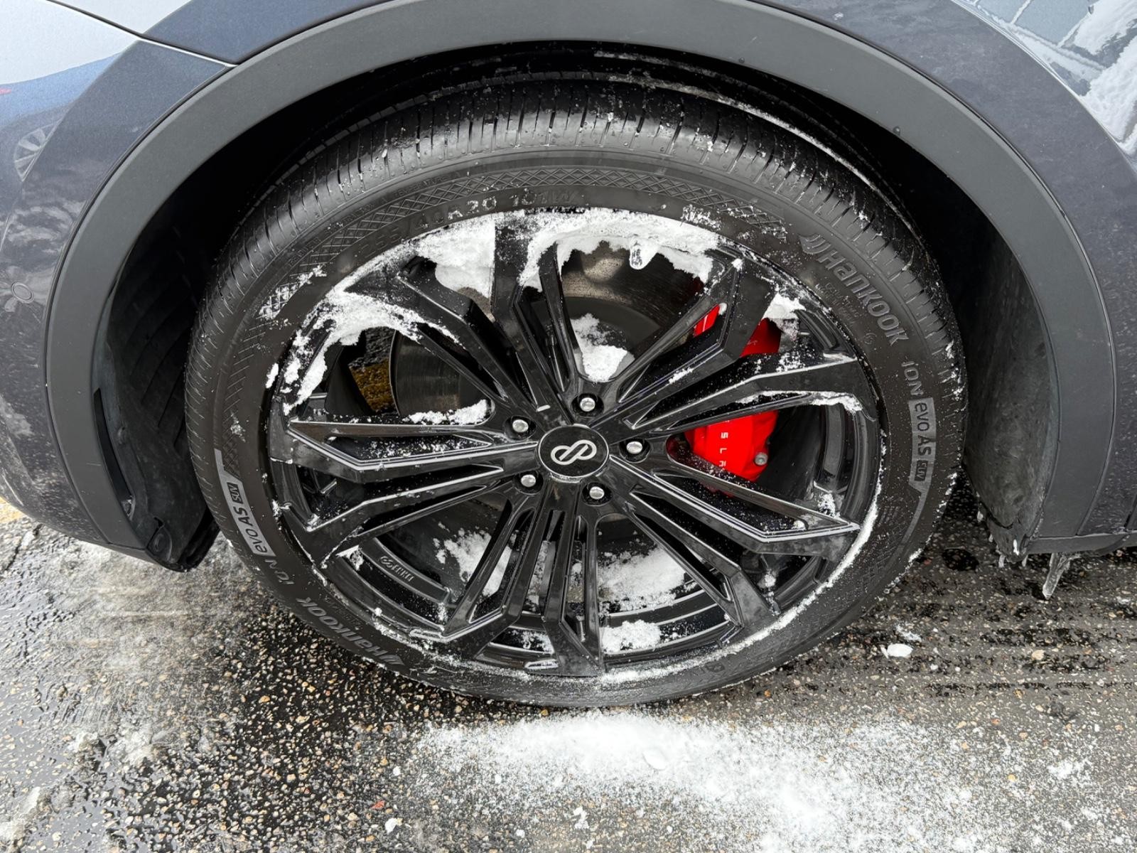 Tesla Model Y Vehicle Image 07