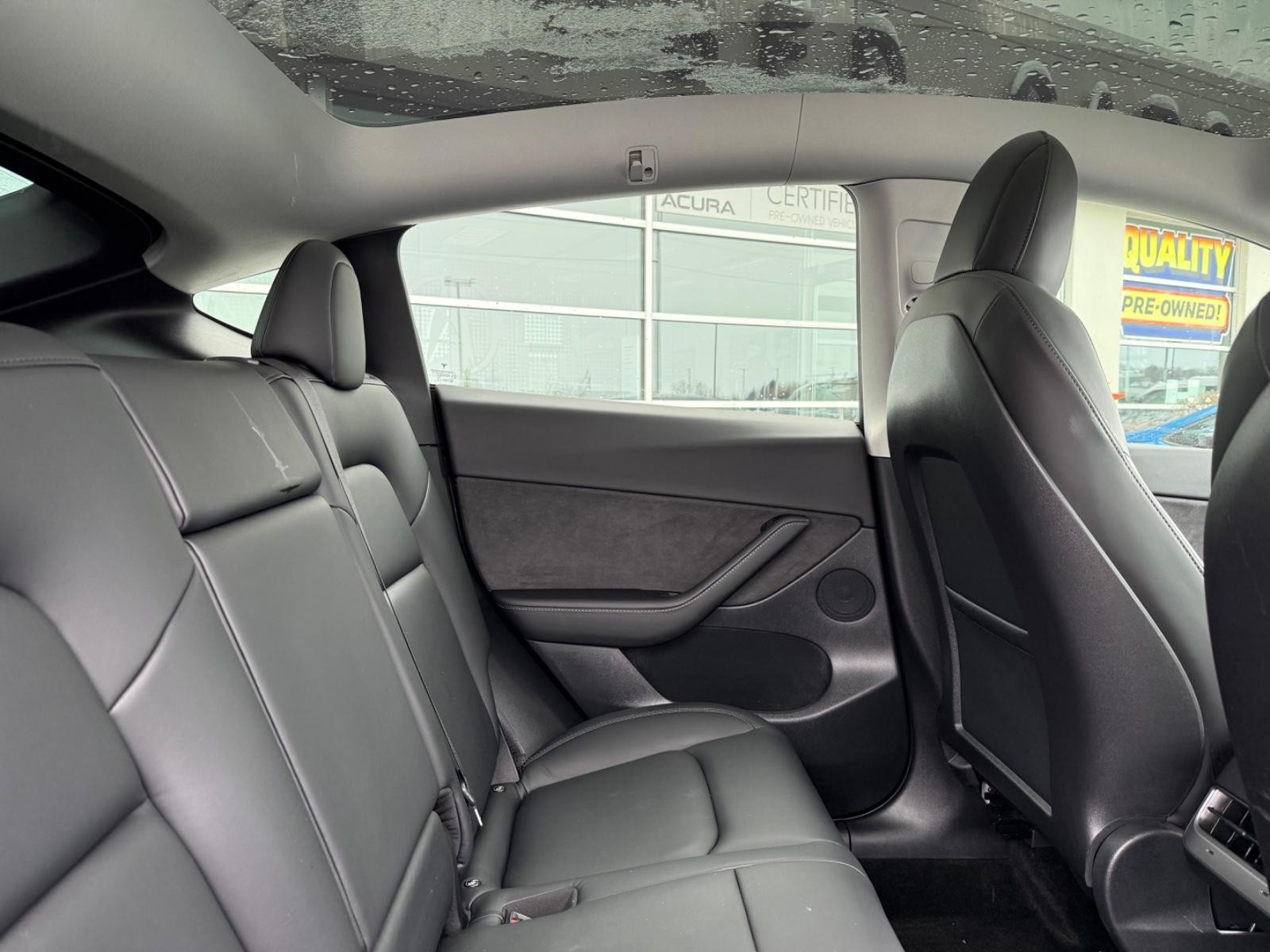 Tesla Model Y Vehicle Image 09