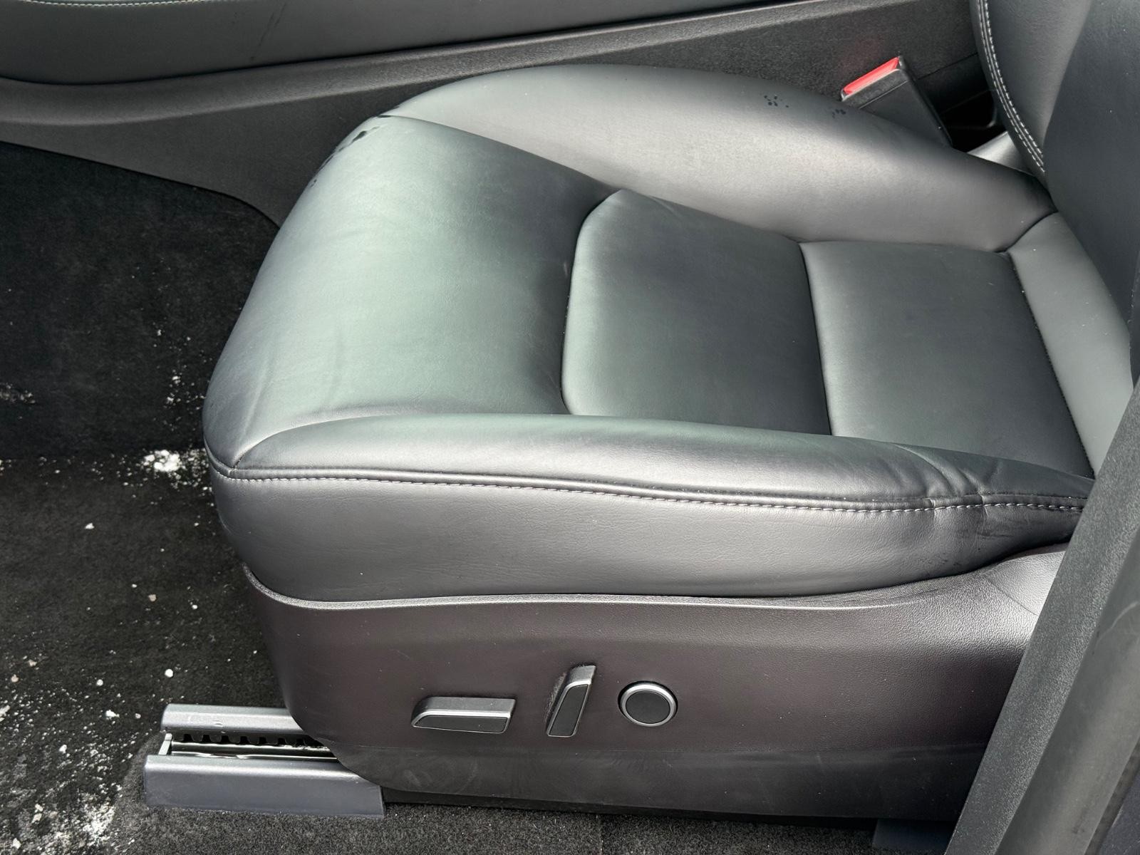 Tesla Model Y Vehicle Image 20