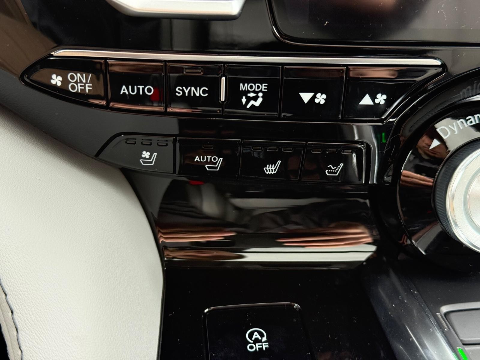 Acura MDX Vehicle Image 16