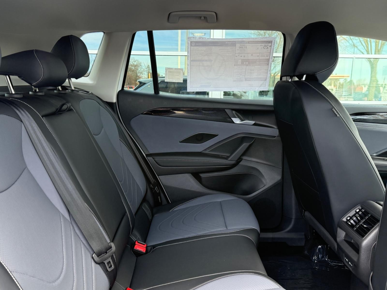 Volkswagen Tiguan Vehicle Image 05