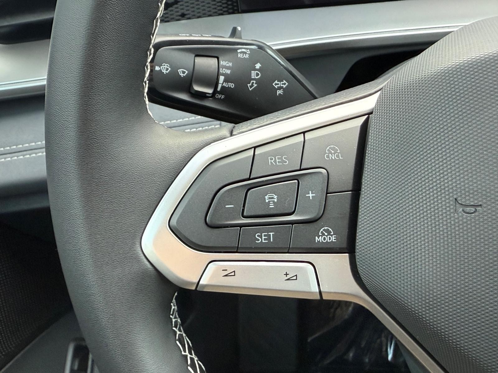 Volkswagen Tiguan Vehicle Image 10