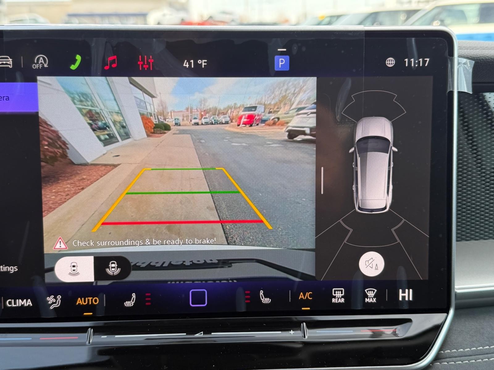 Volkswagen Tiguan Vehicle Image 13