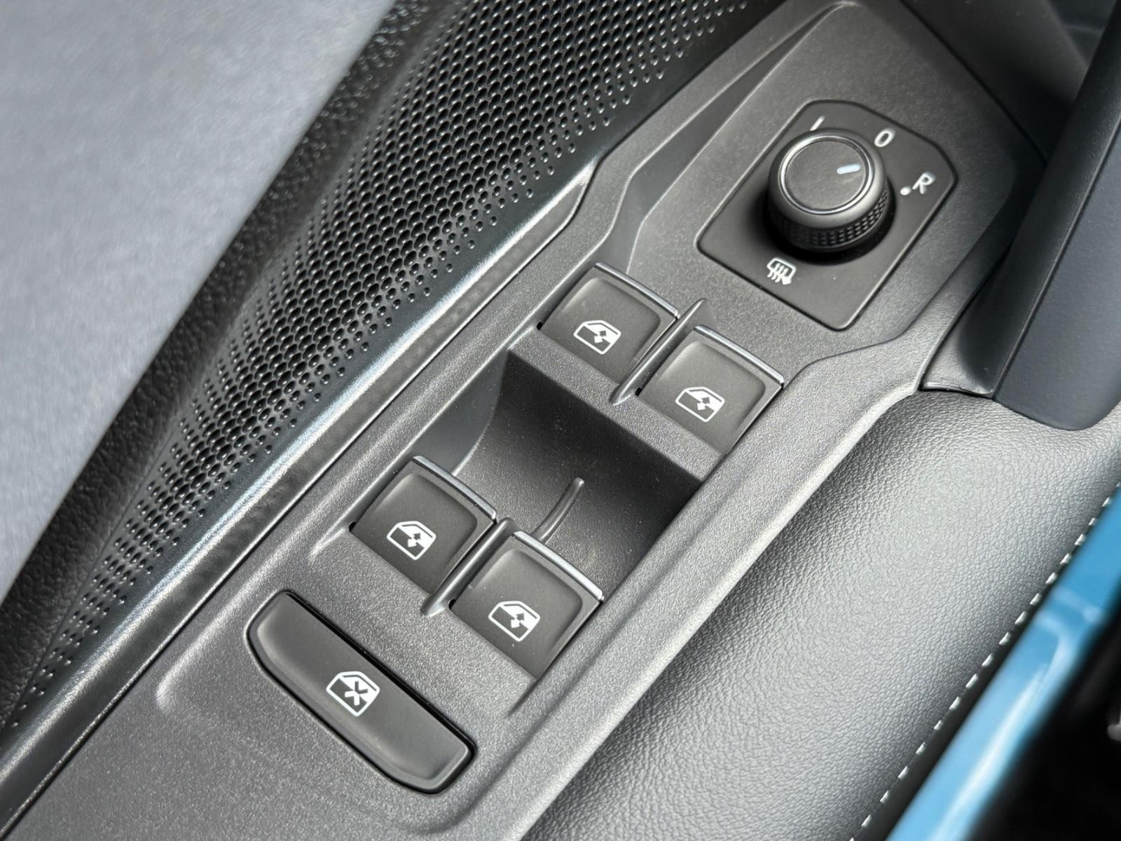 Volkswagen Tiguan Vehicle Image 15