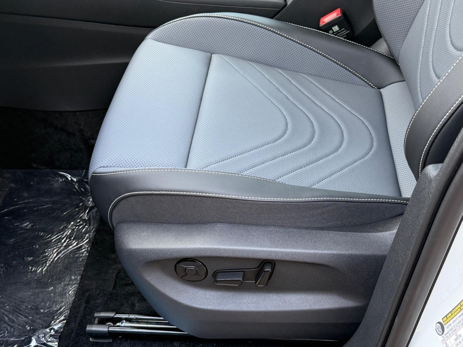 Volkswagen Tiguan Vehicle Image 16