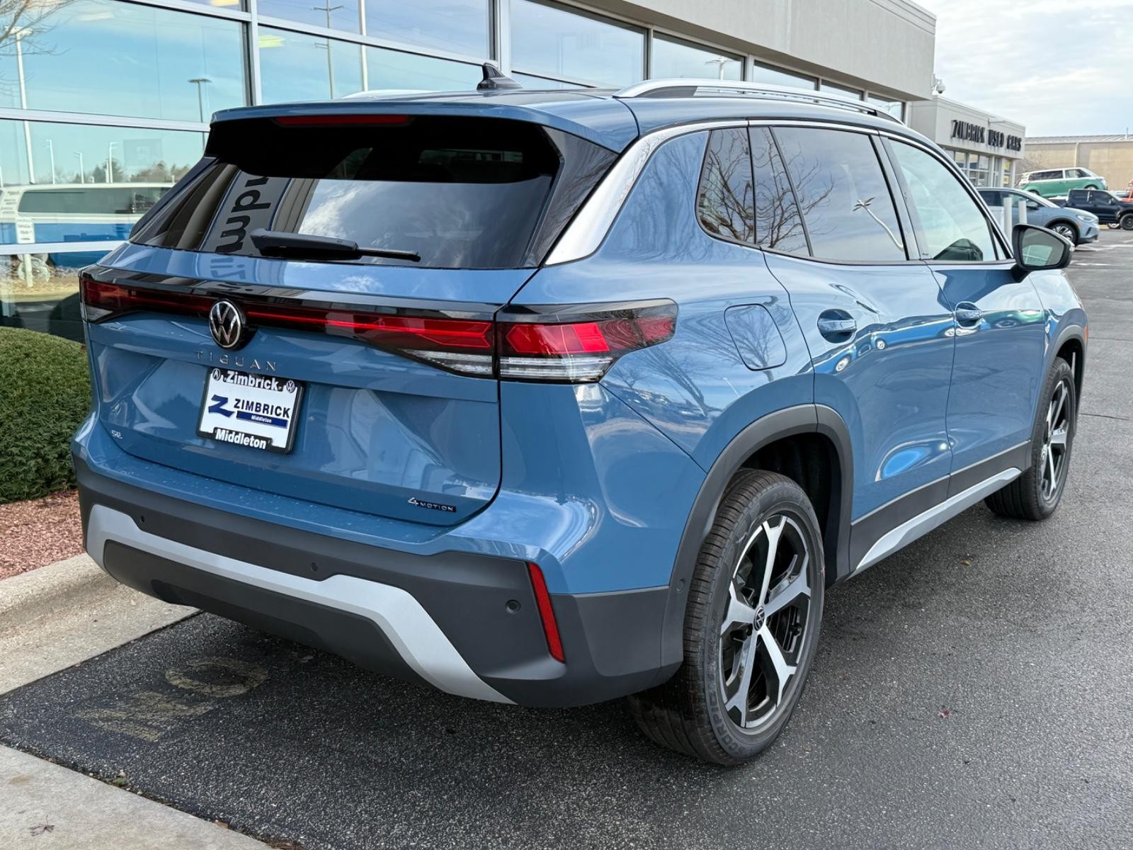 Volkswagen Tiguan Vehicle Image 03