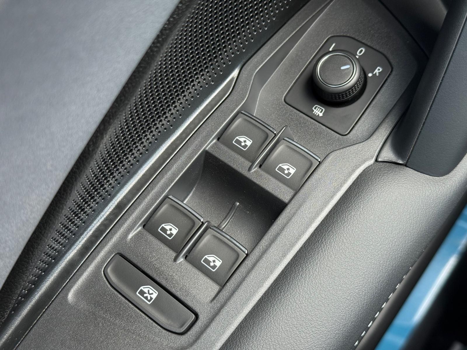 Volkswagen Tiguan Vehicle Image 15