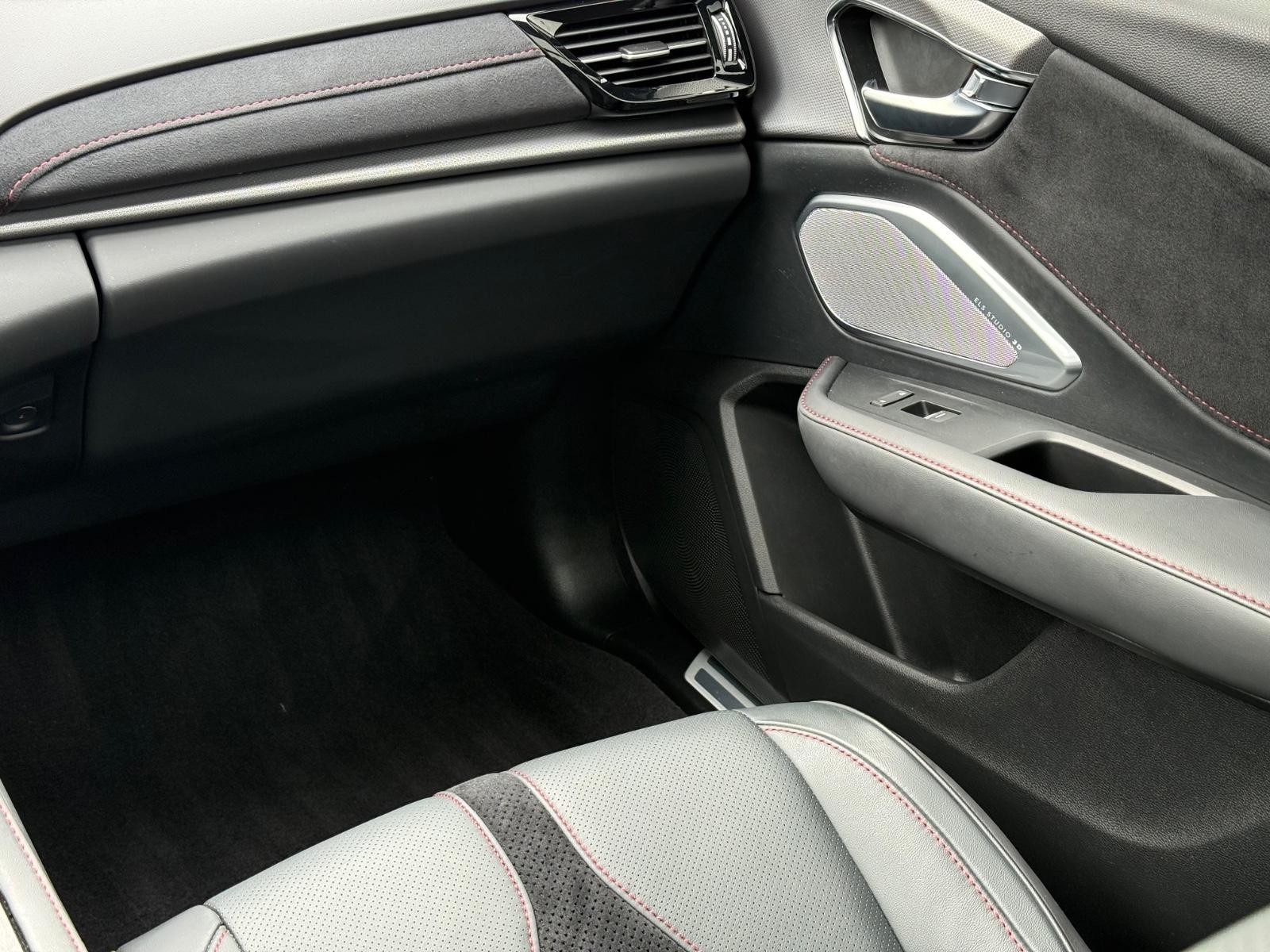 Acura RDX Vehicle Image 14