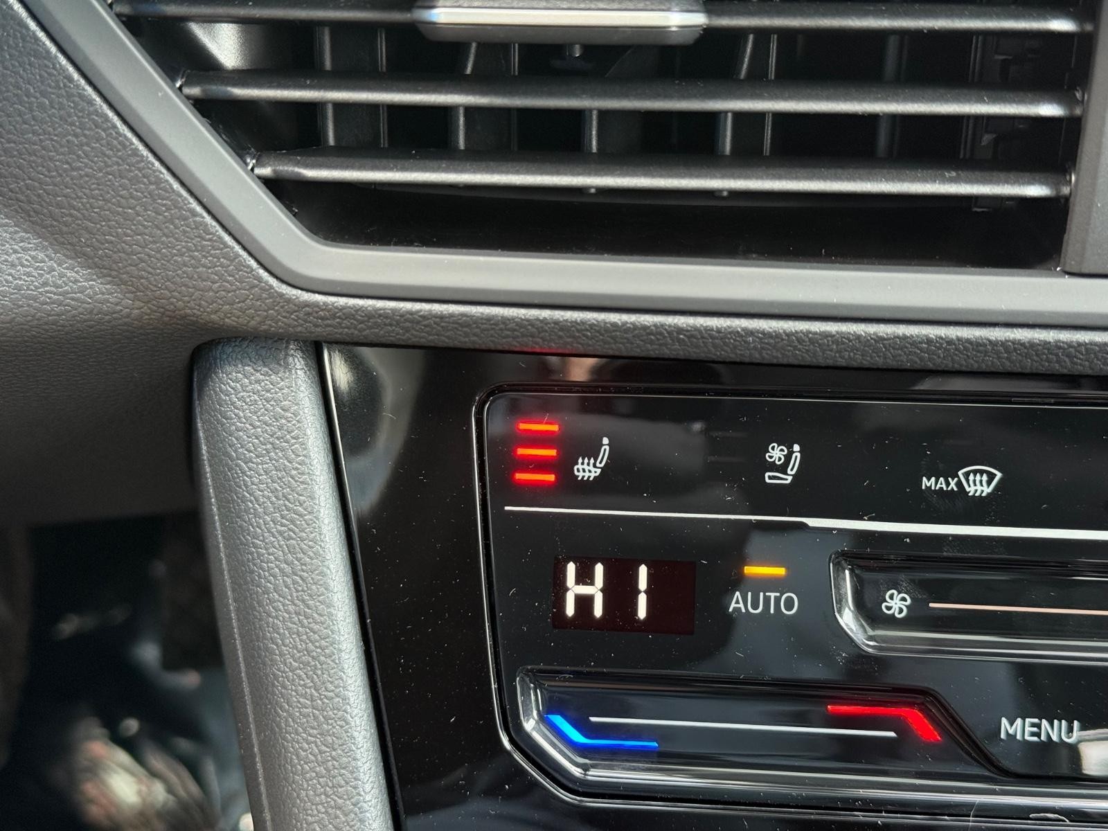 Volkswagen Jetta Vehicle Image 14