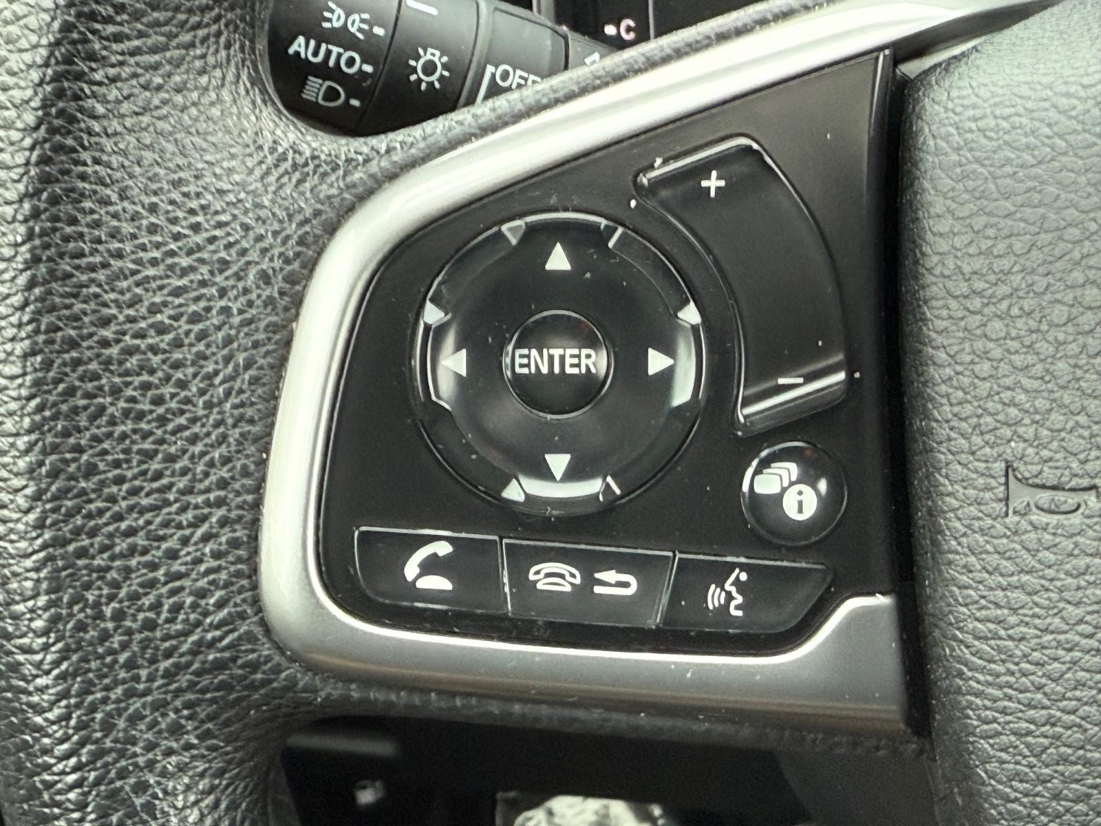 Honda CR-V Vehicle Image 16