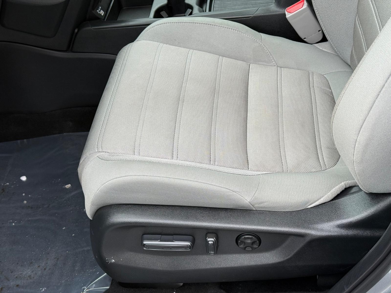 Honda CR-V Vehicle Image 22