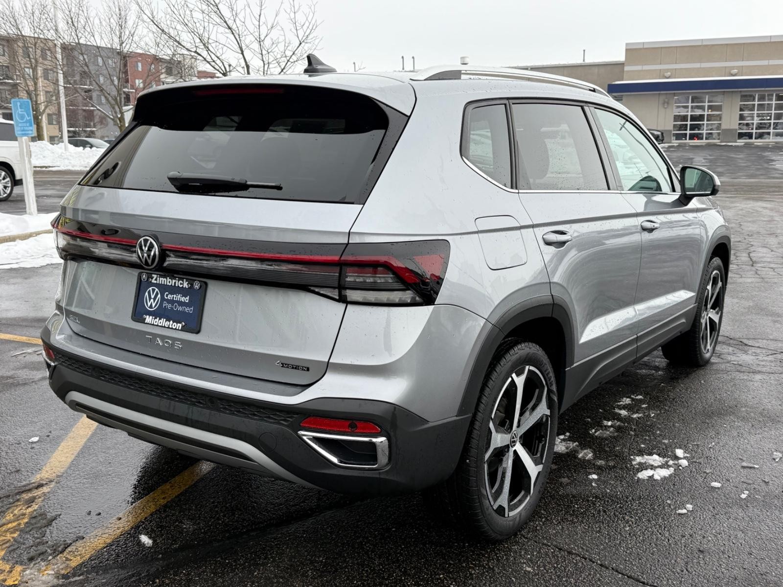 Volkswagen Taos Vehicle Image 03