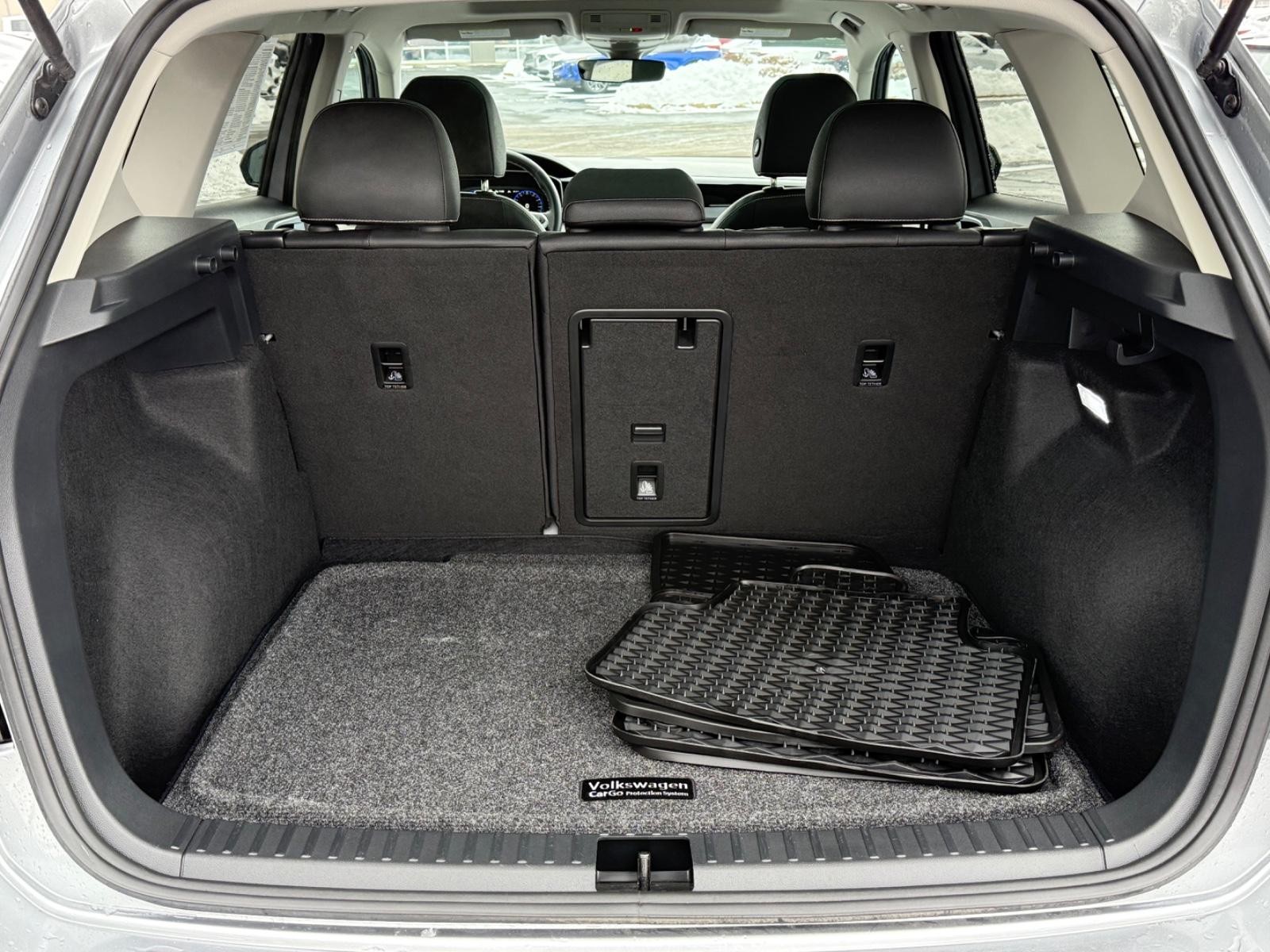 Volkswagen Taos Vehicle Image 05