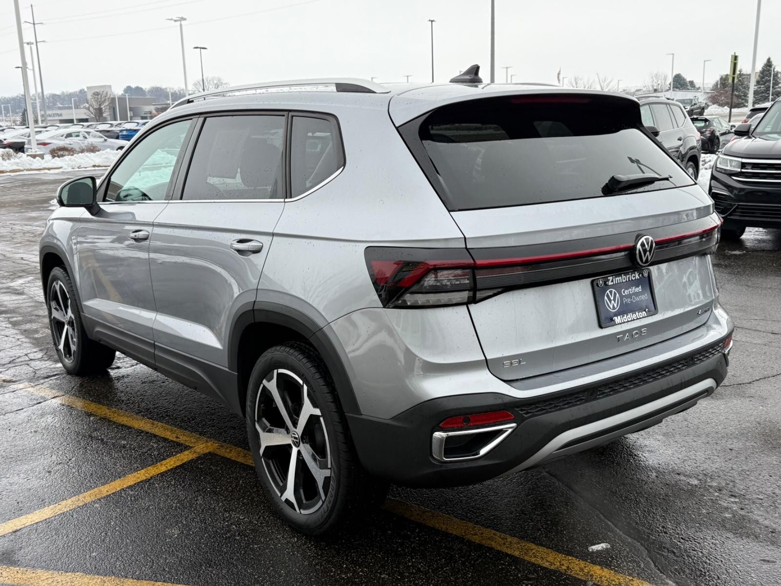 Volkswagen Taos Vehicle Image 06