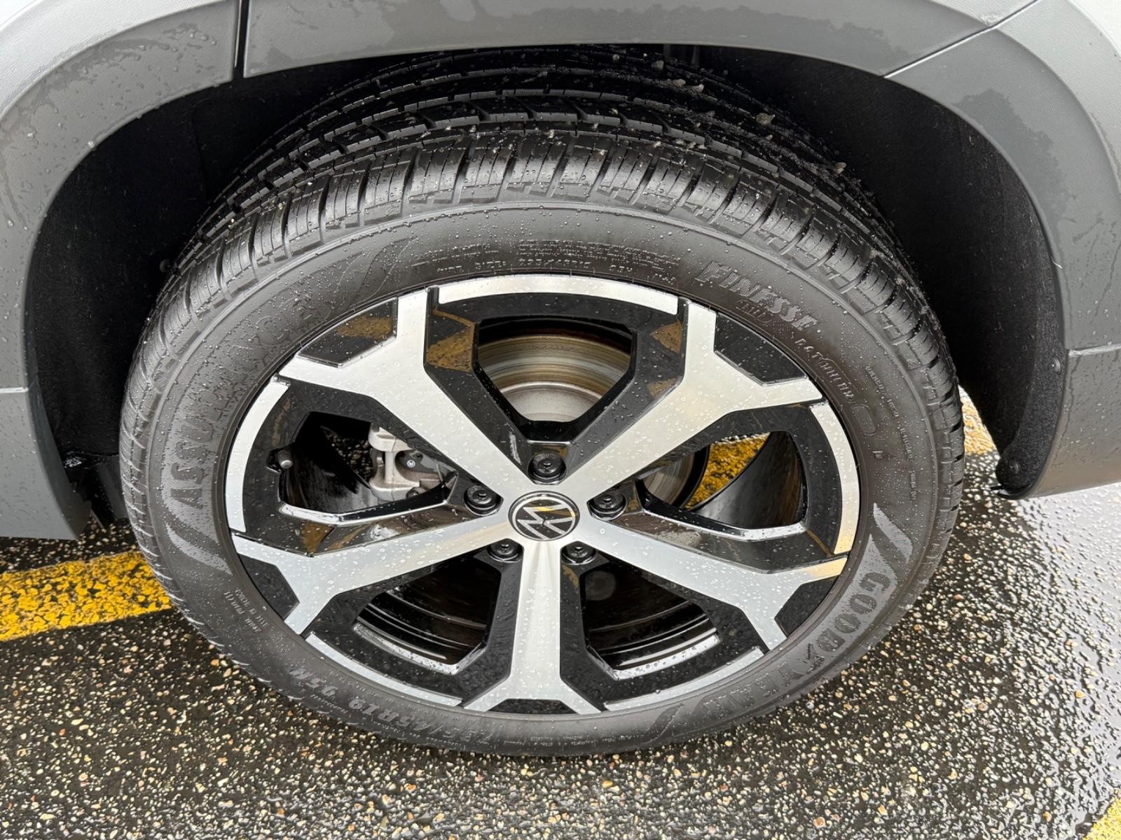 Volkswagen Taos Vehicle Image 07