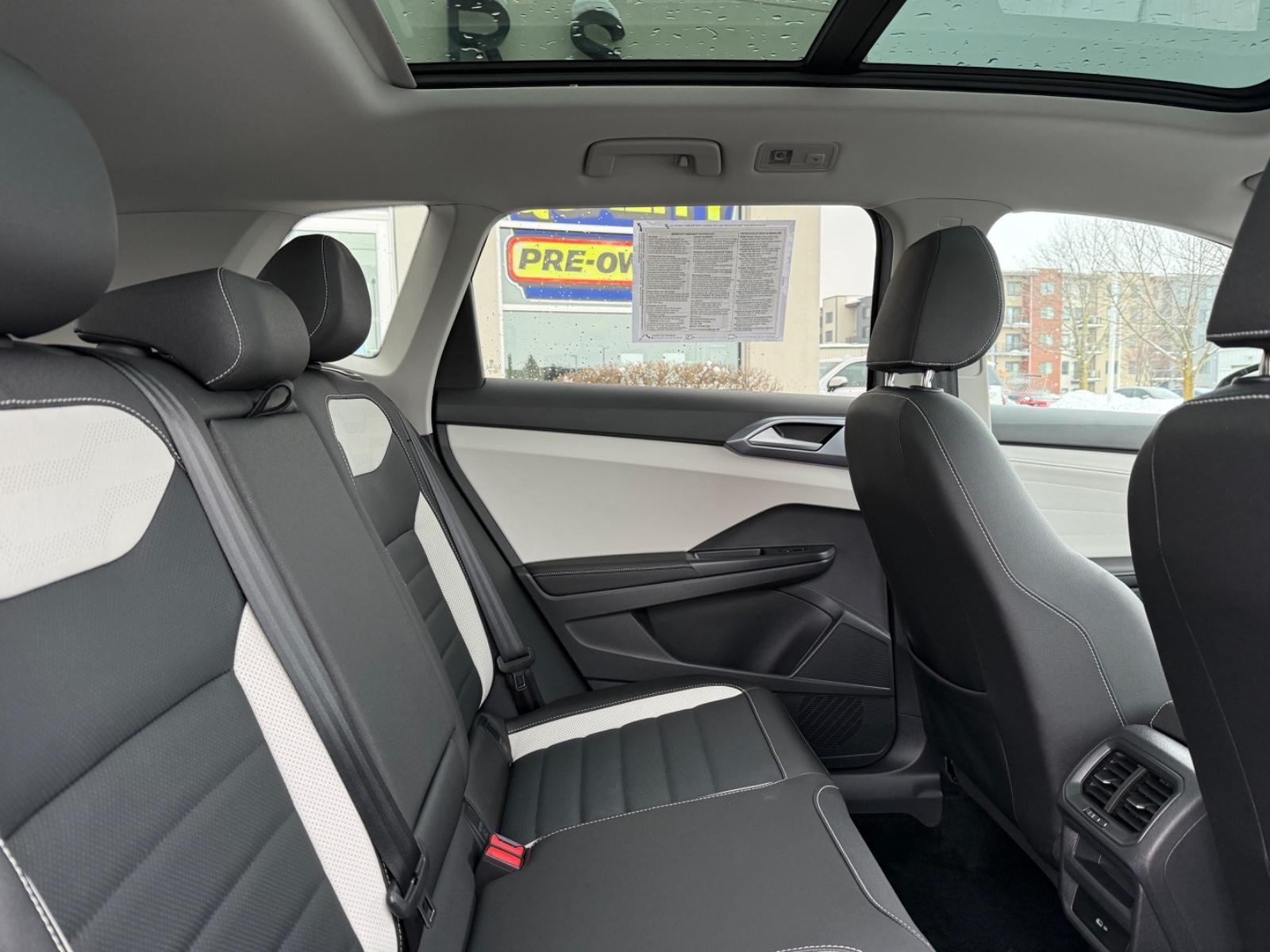 Volkswagen Taos Vehicle Image 10