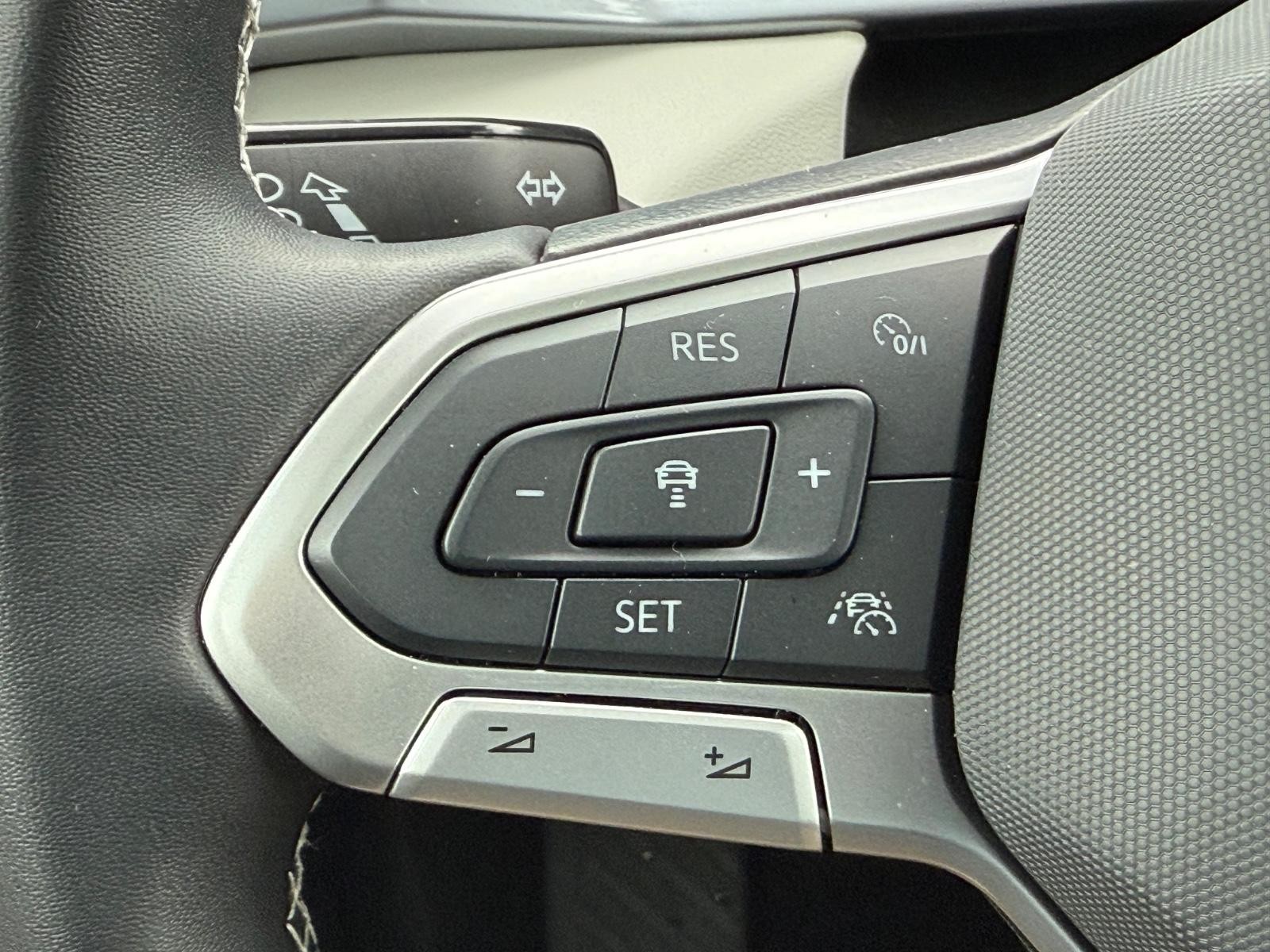 Volkswagen Taos Vehicle Image 16