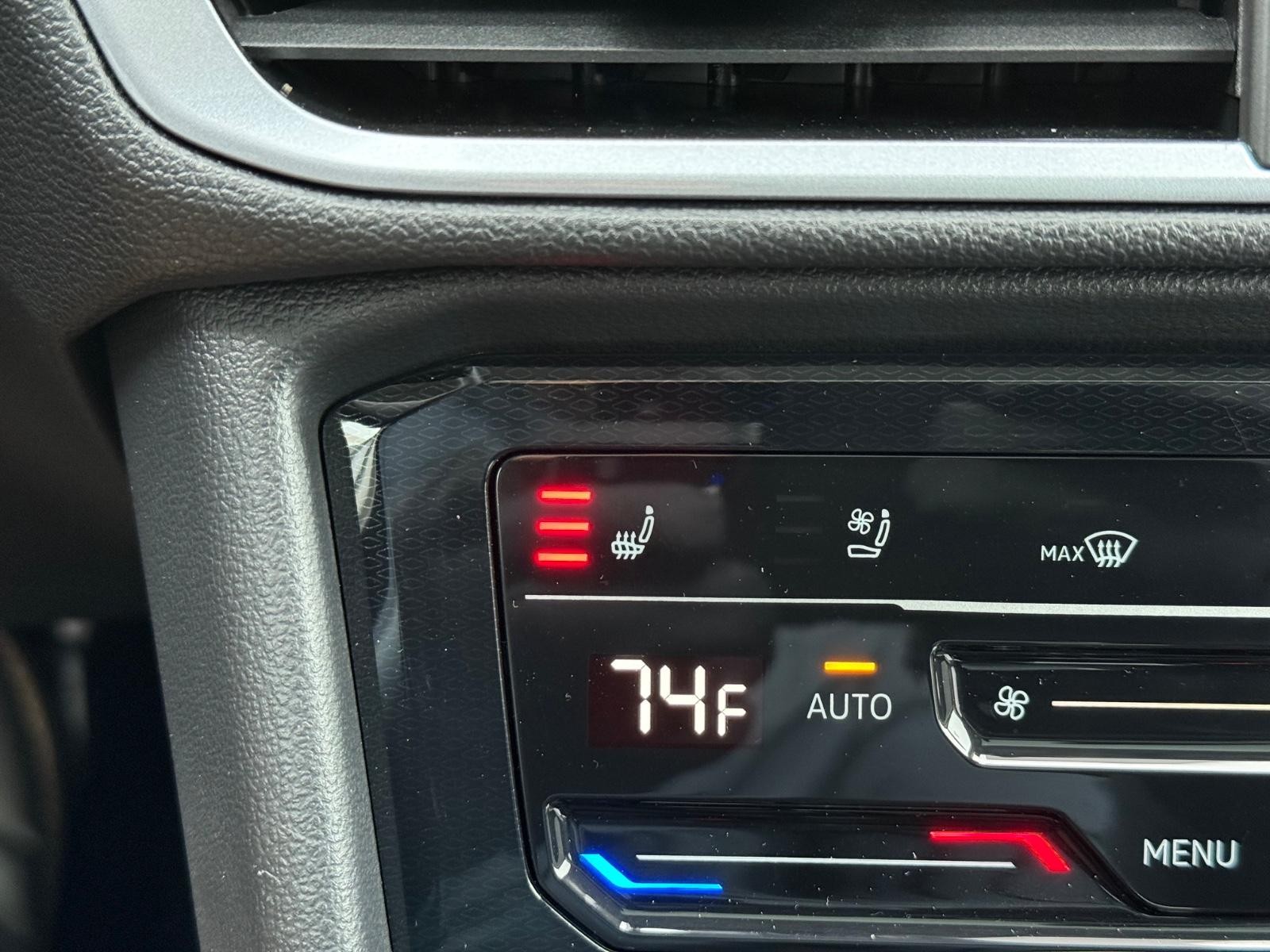 Volkswagen Taos Vehicle Image 20