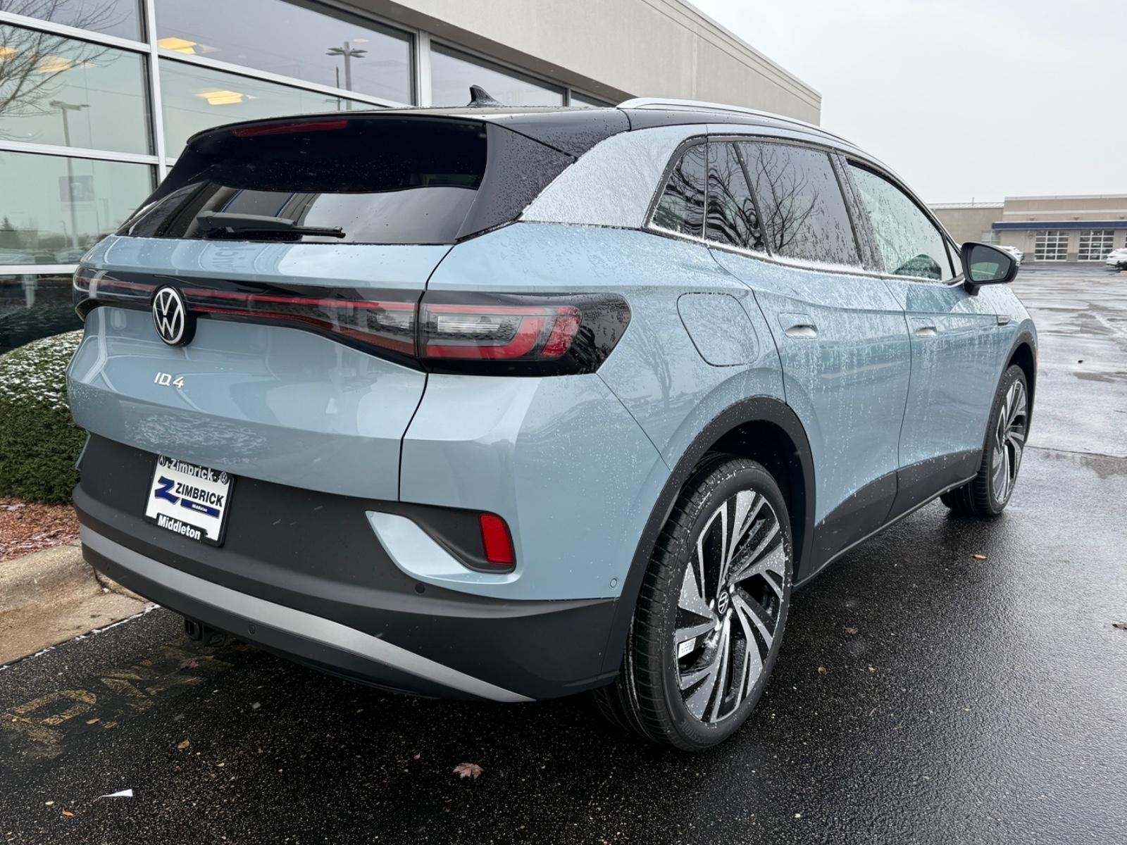 Volkswagen ID.4 Vehicle Image 03