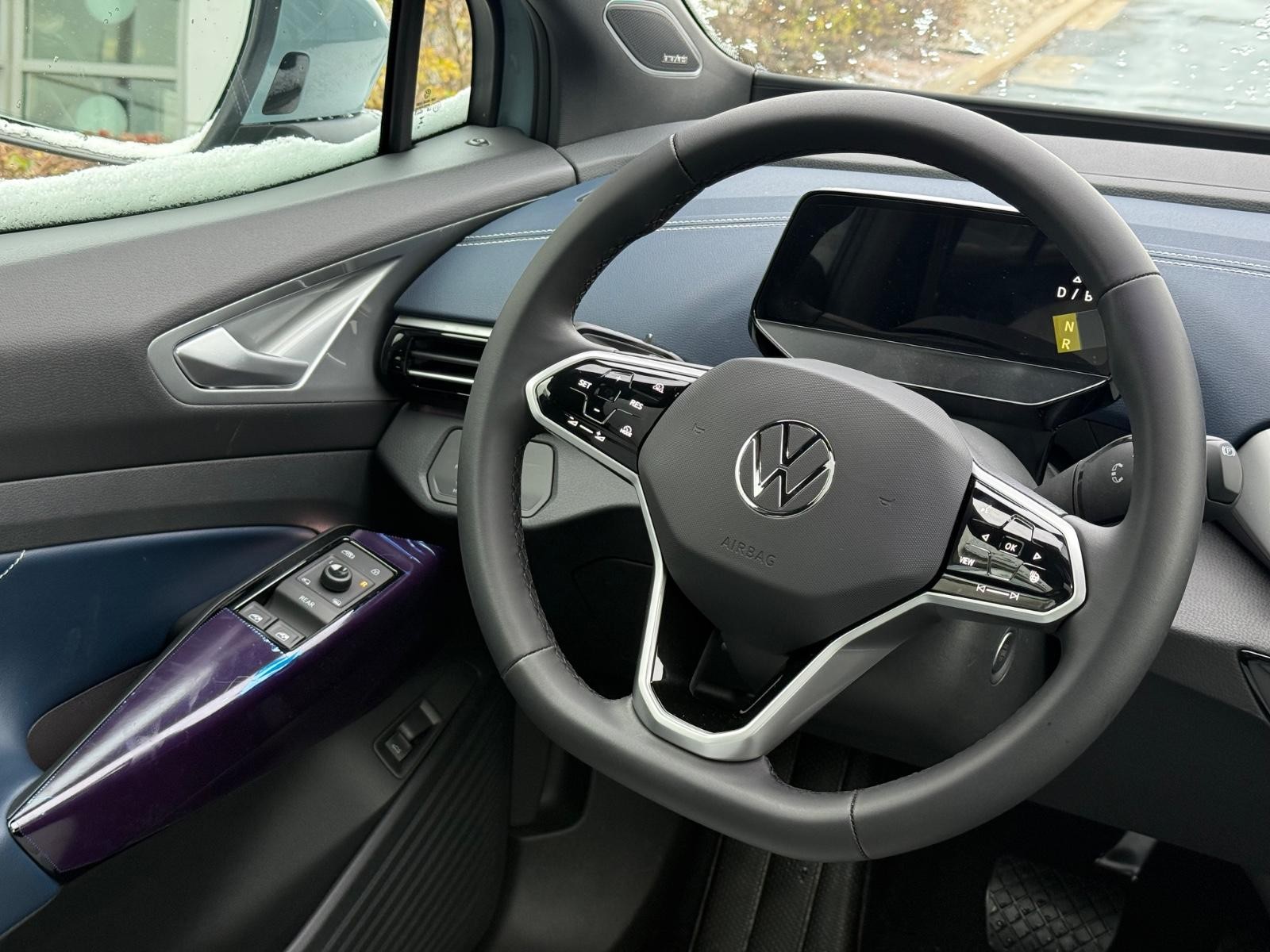 Volkswagen ID.4 Vehicle Image 08