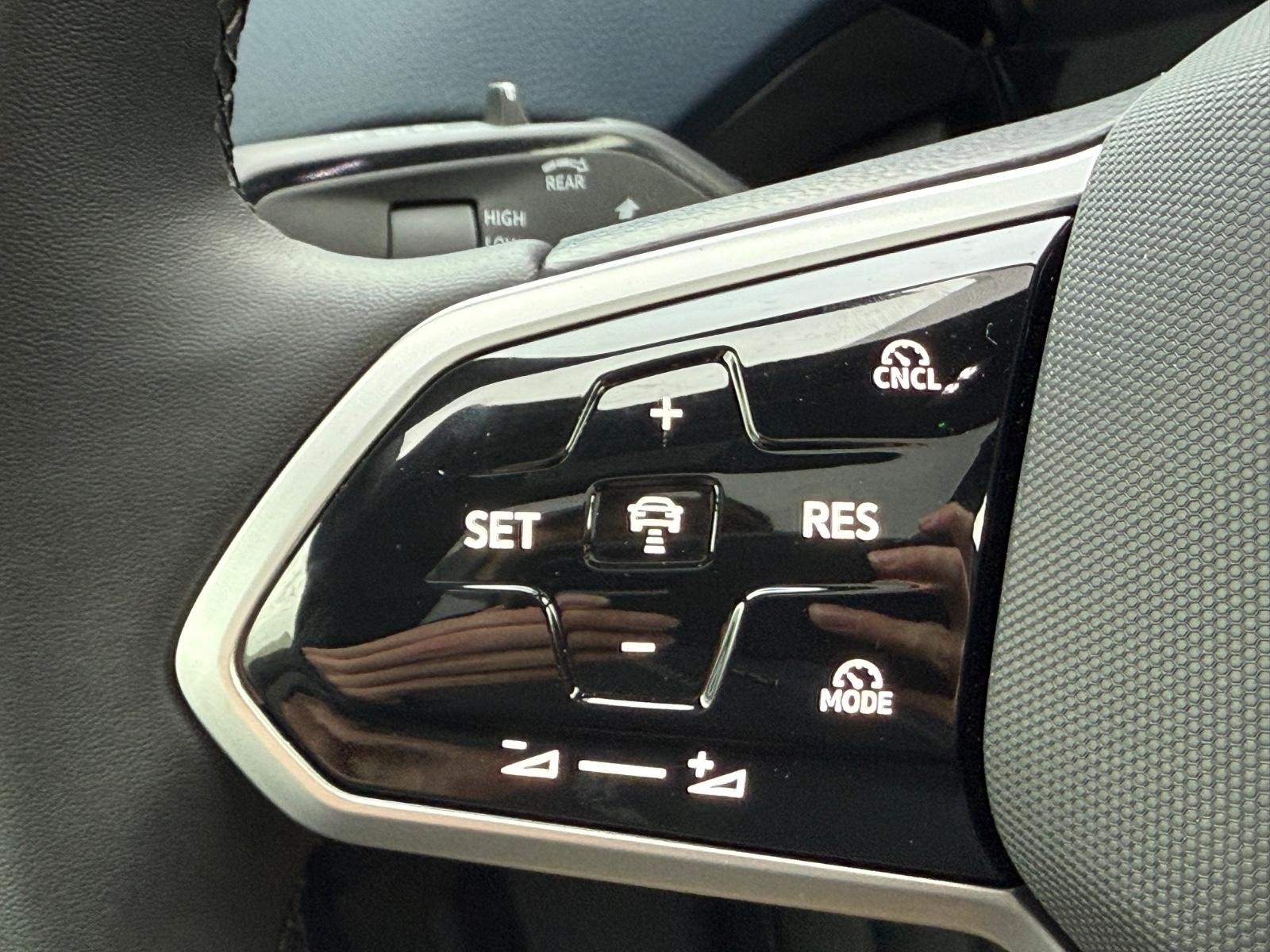 Volkswagen ID.4 Vehicle Image 10