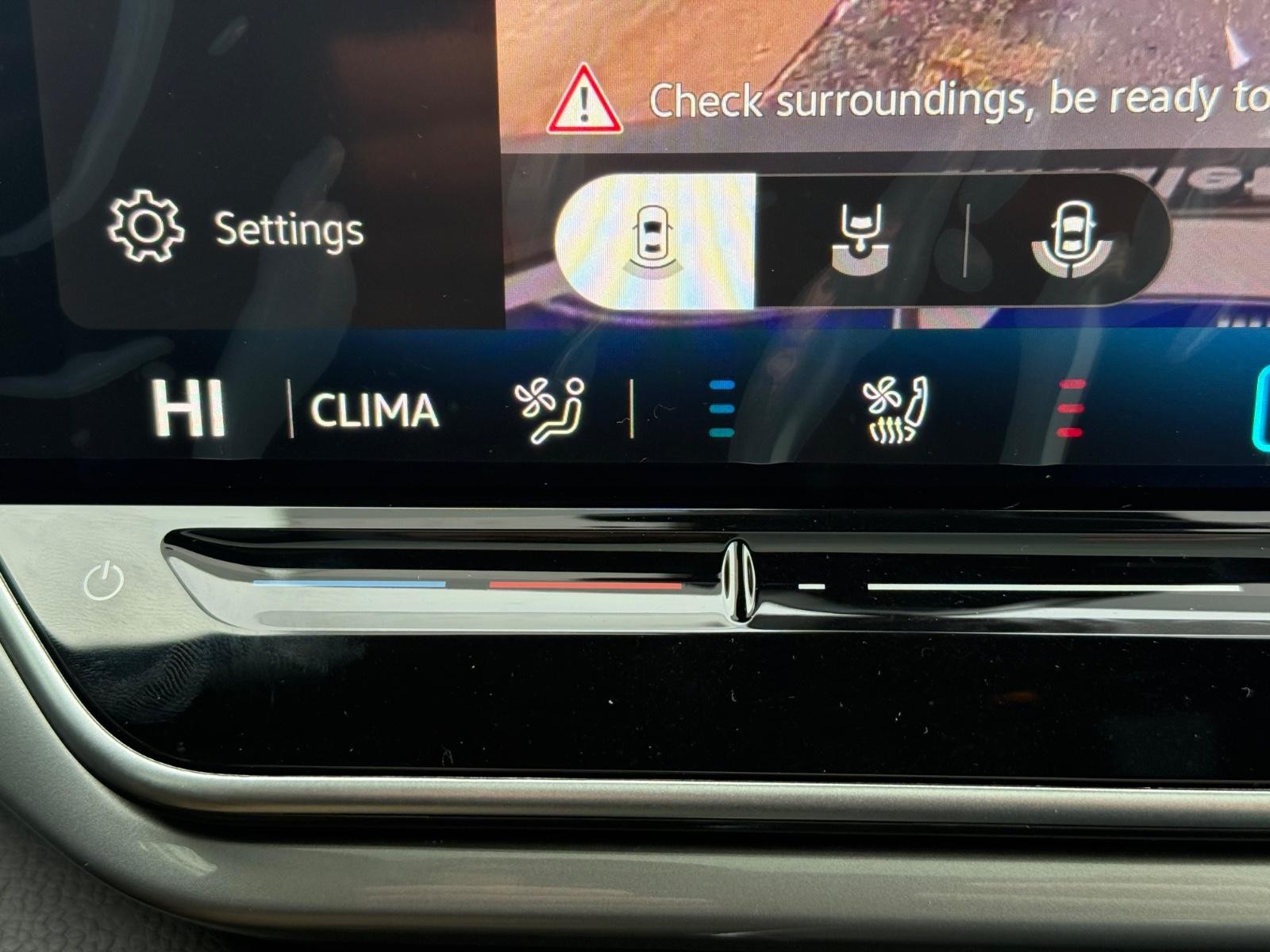 Volkswagen ID.4 Vehicle Image 14