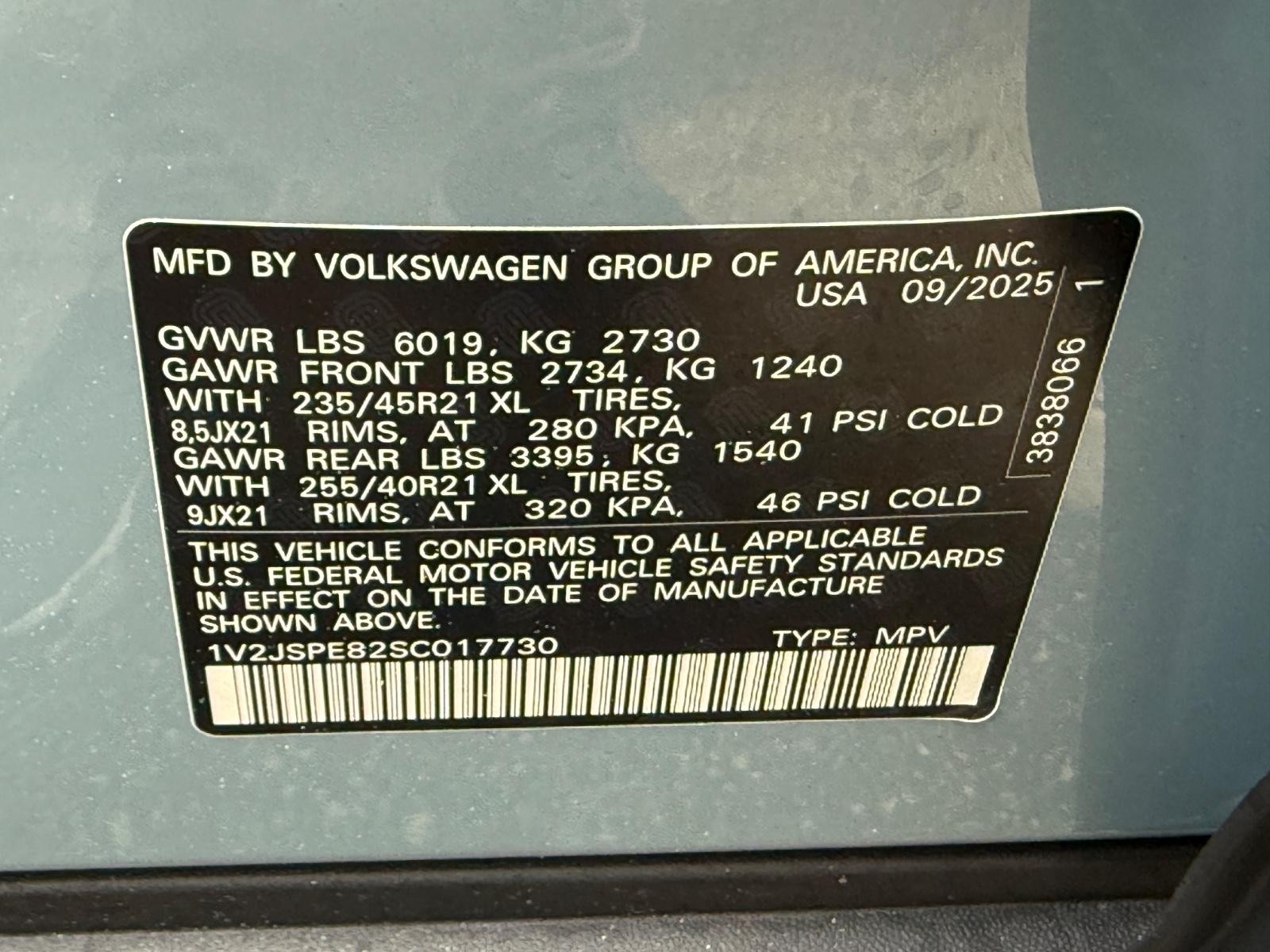 Volkswagen ID.4 Vehicle Image 18