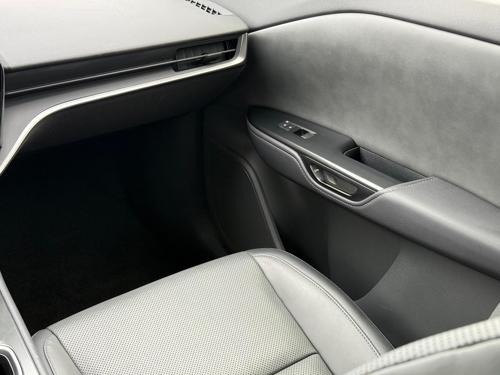 Lexus RZ Vehicle Image 15